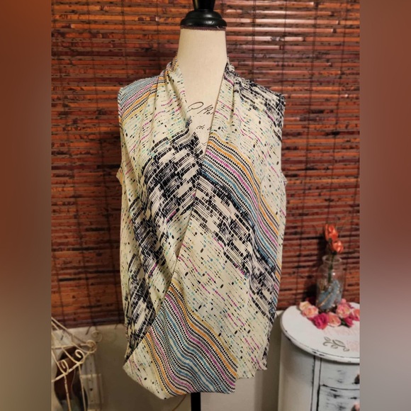 Kut from the Kloth Black and Cream Patterned Top - Picture 1 of 4